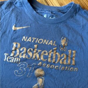 Nike Tee Men’s  Blue and Gold Basketball Tee Sz M